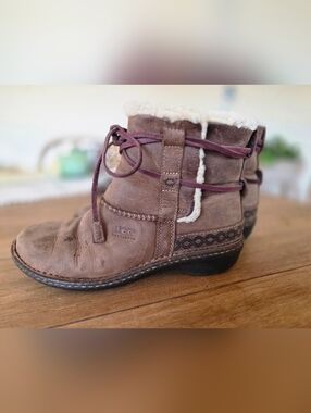 UGG Brown Suede Shearling Lace-Up Boot